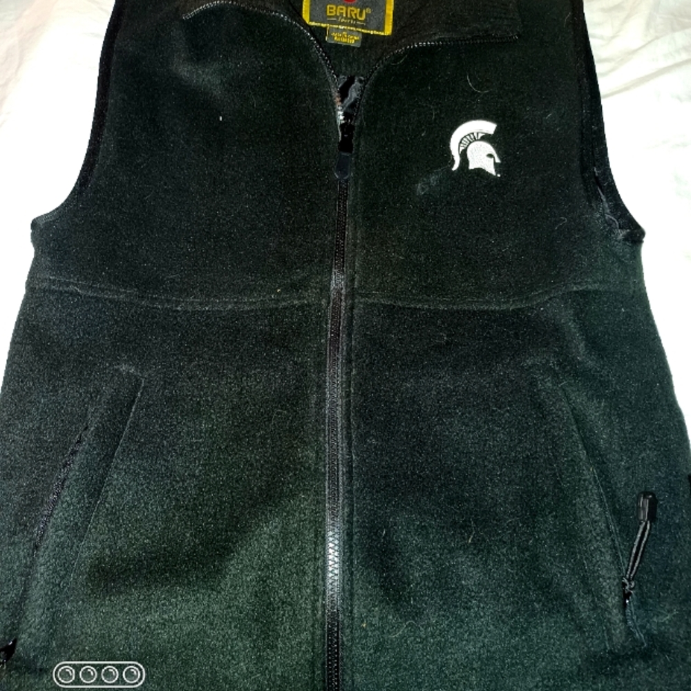 Women's BARU MSU fleece w/courdary collar.